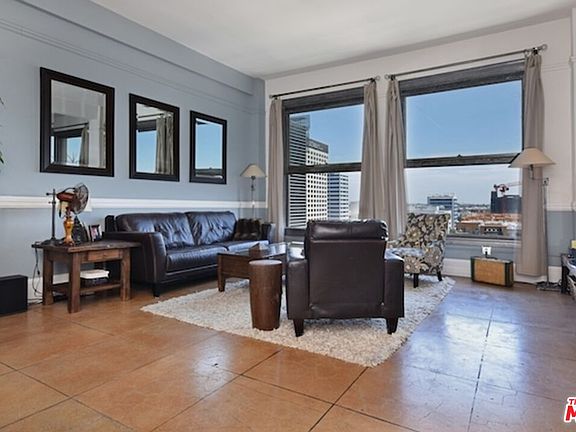 4th image of 108 W 2nd St APT 806