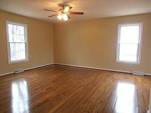 4th image of 3725 Piccadilly Ln