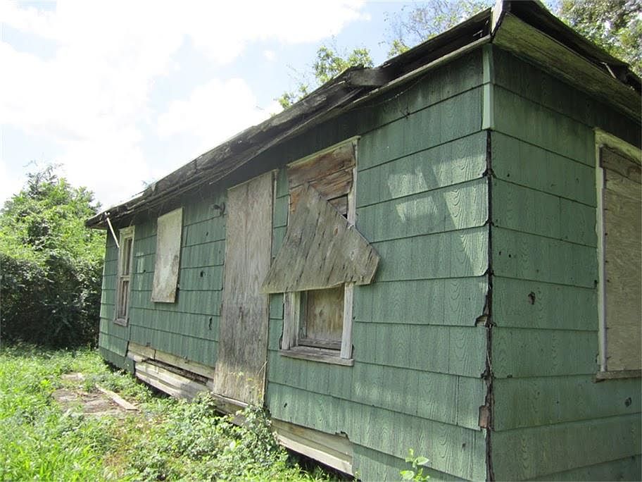 2nd image of 8408 Autumn Ln