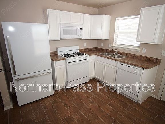 4th image of 5820 Tamburo Ct #B