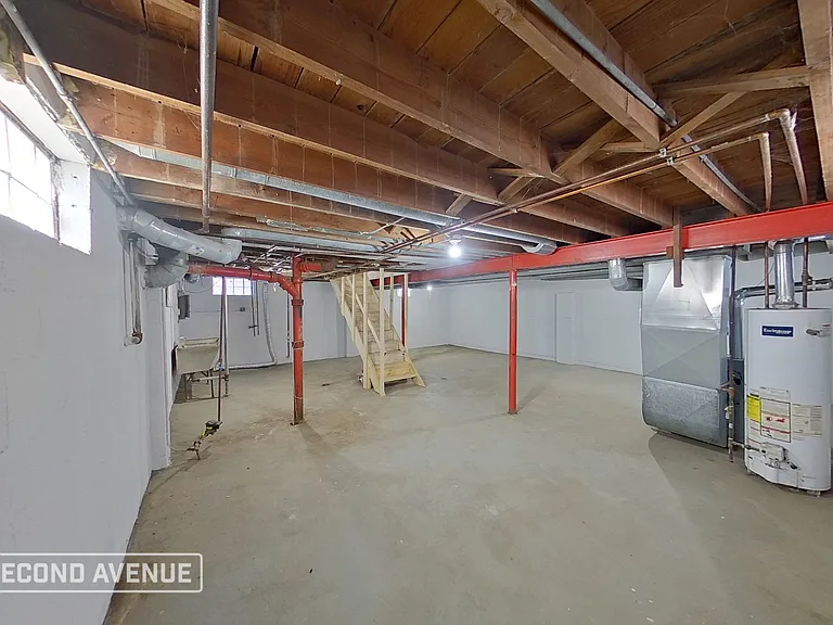 4772 Jefferson St — Photo 16