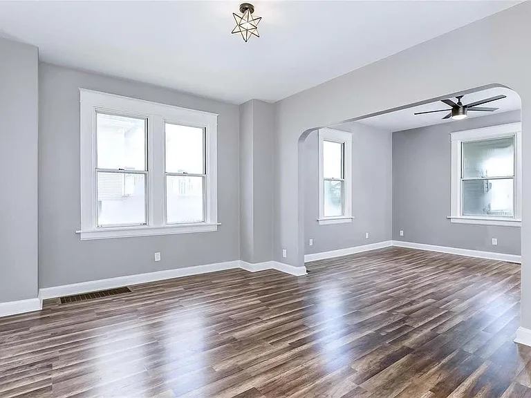 412 N Aurora St — Photo 13