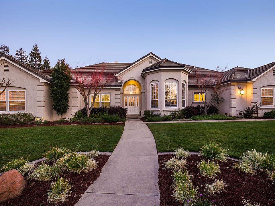 1st image of 1920 Pear Dr