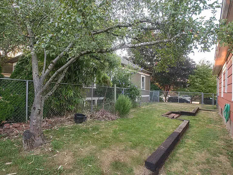 4248 SE Madison St — Photo 10