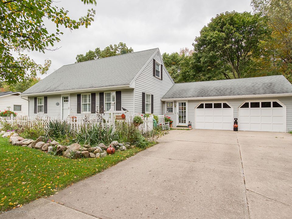1st image of 528 Oakdale Dr