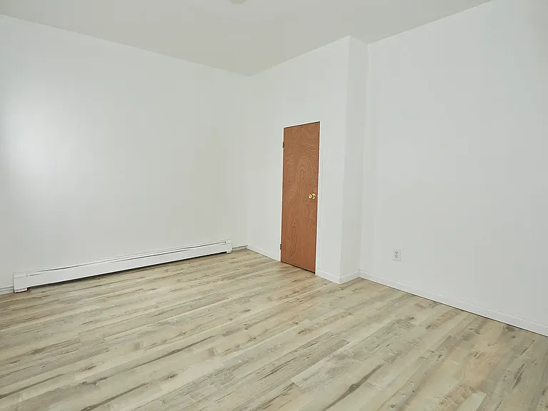 284 Berriman St #2 — Photo 5