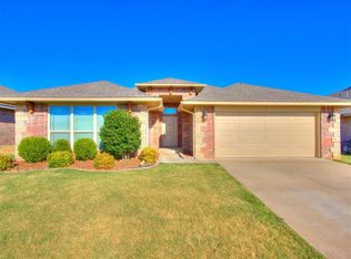 1104 Hickory Creek Dr, Yukon, OK 73099