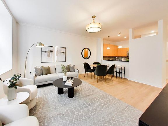 5th image of 310 S Michigan Ave Unit 1013