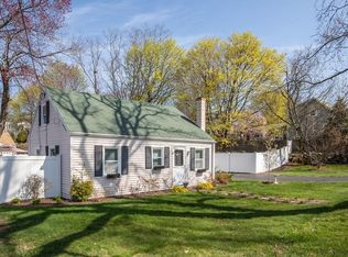 21 Forest St, Peabody, MA 01960
