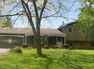 17188 Indian Hollow Rd, Grafton, OH 44044