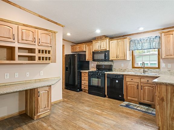 5th image of 133 Valleyview Dr