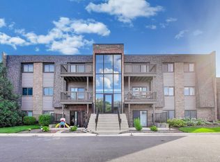 1440 Stonebridge Cir APT J12, Wheaton, IL 60189