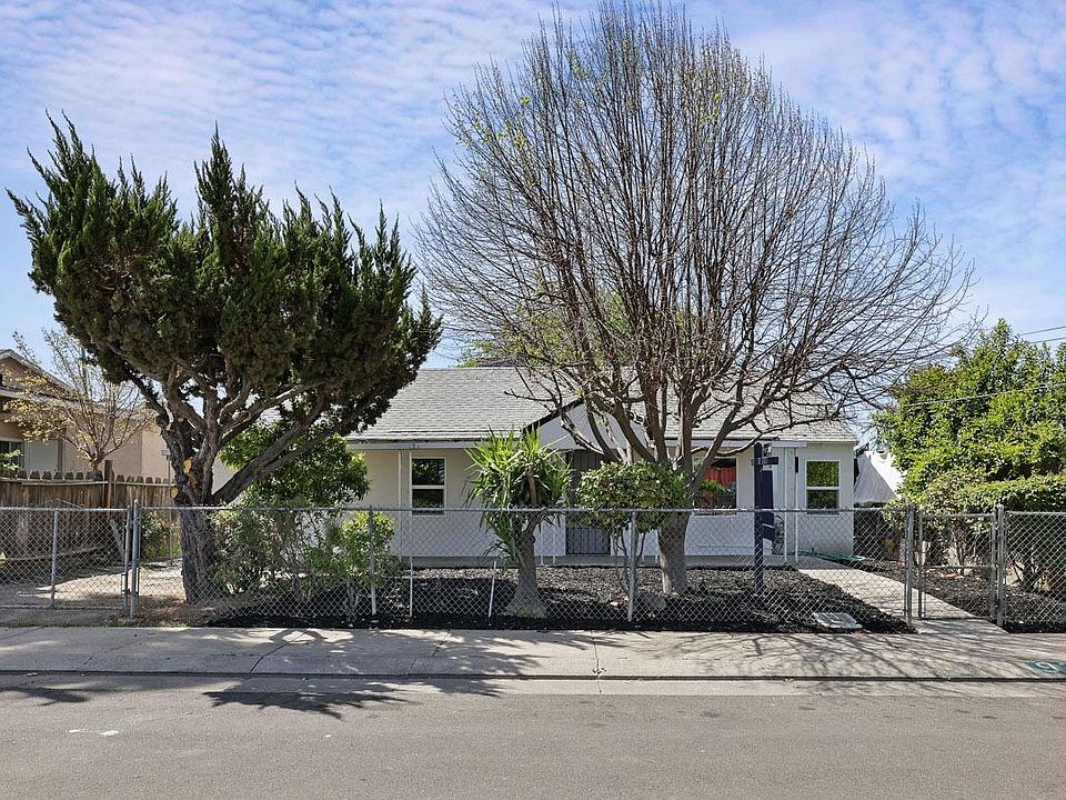 1st image of 933 S Shasta Ave