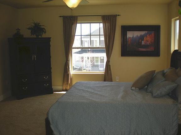 Master bedroom also overlooks park