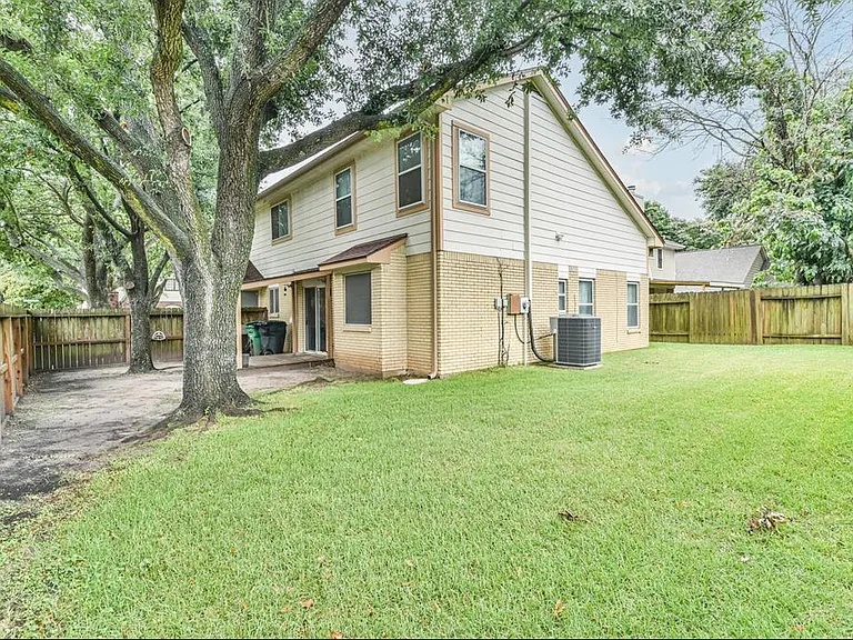 10327 Brickyard Ct — Photo 26
