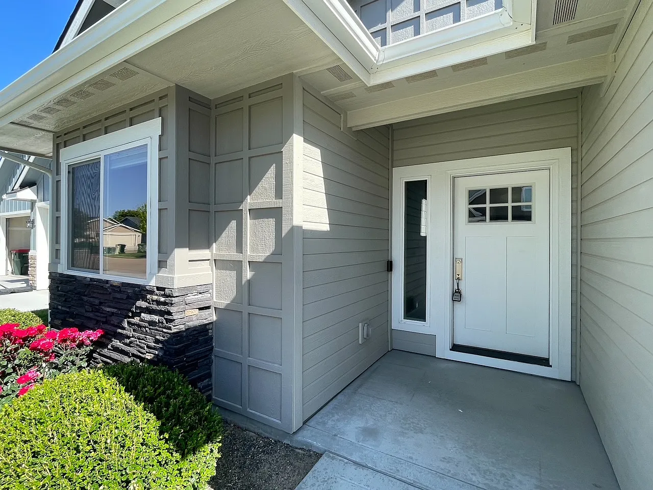 3 bed, 1736 sqft, $2,400 — Photo 3