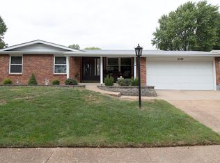 3349 Ringfield Dr, Saint Louis, MO 63125