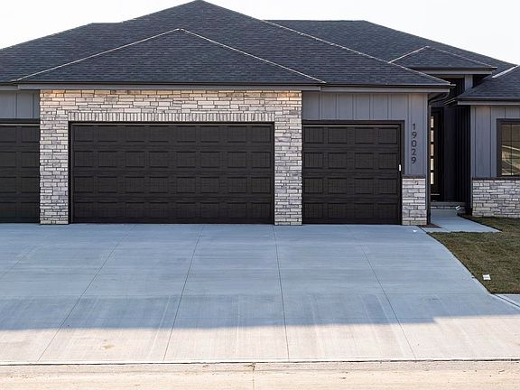 2nd image of 11303 S 182nd Cir