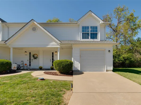 544 Pacific Estates Dr, Pacific, MO 63069
