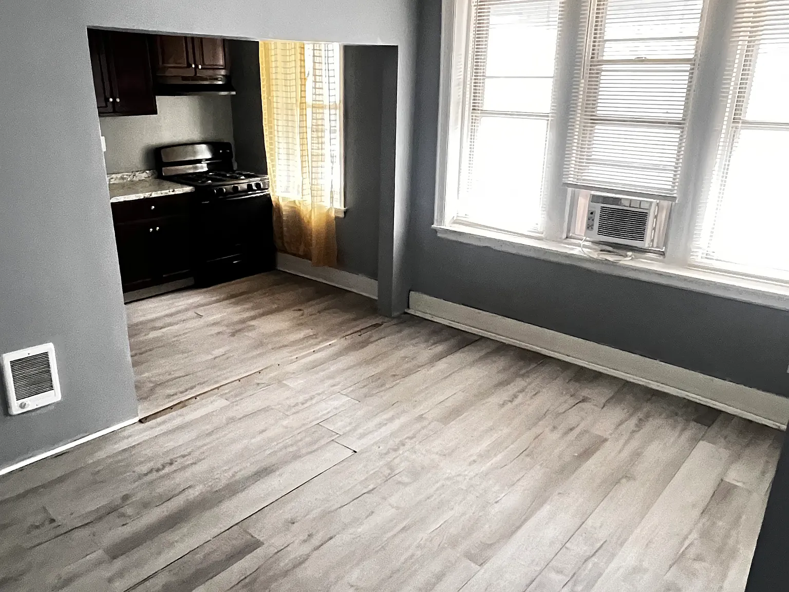 2 bed, 650 sqft, $1,200 — Photo 4