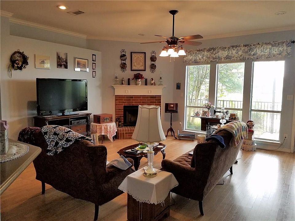 1st image of 101 Bent Creek Ct