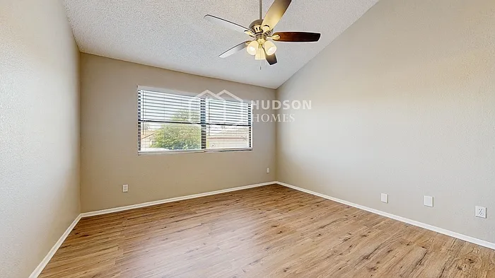 441 E Taro Ln — Photo 13