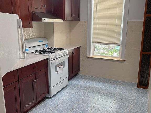 4th image of 6811 Fort Hamilton Pkwy Floor 2