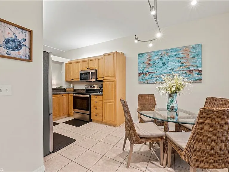 465 Robin Hood Cir #101 — Photo 10