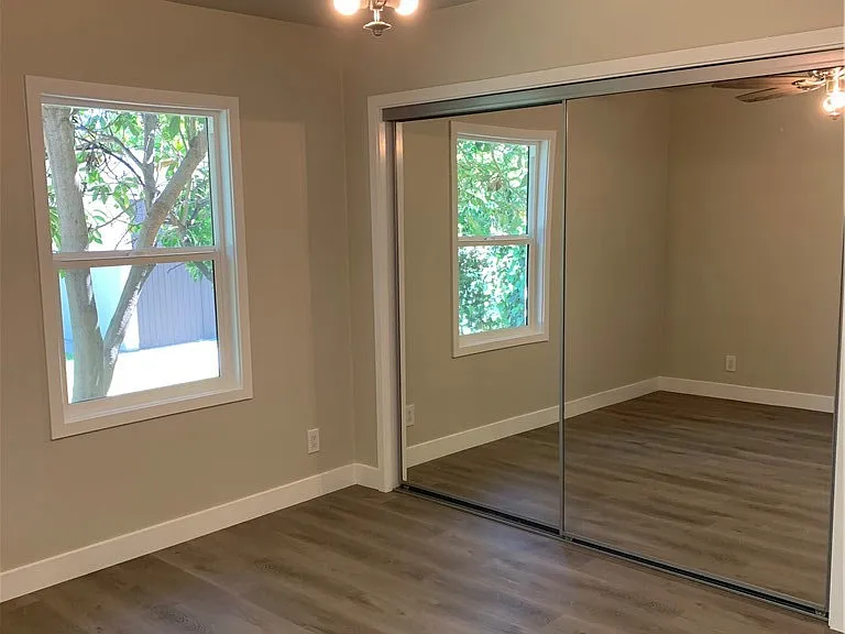 2310 Pelham Ave — Photo 6