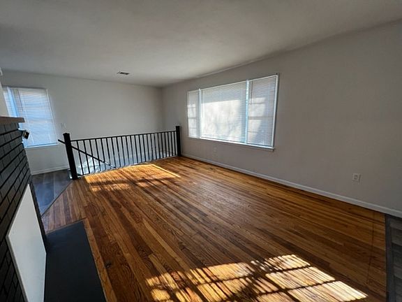 4th image of 1301-1303 W Broadway #1301