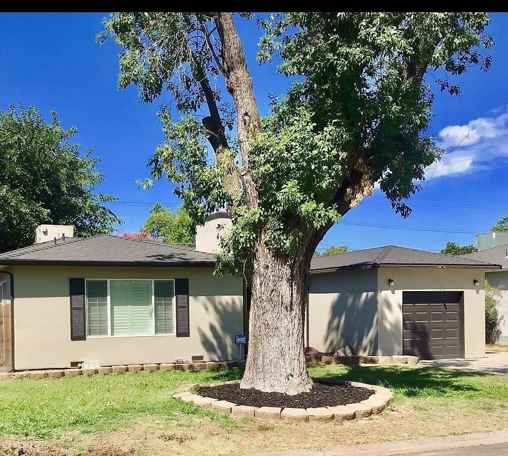 1625 Gardenia Rd photo 1