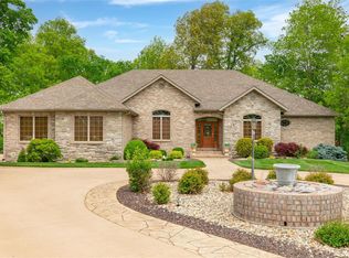 5 Oak Crest Dr, Bethalto, IL 62010