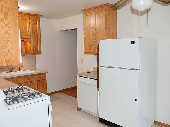 5th image of 4041 46th Ave S #1