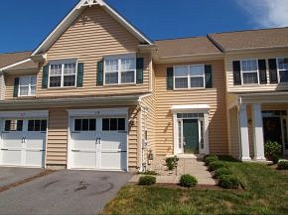 119 E Bourne Way
