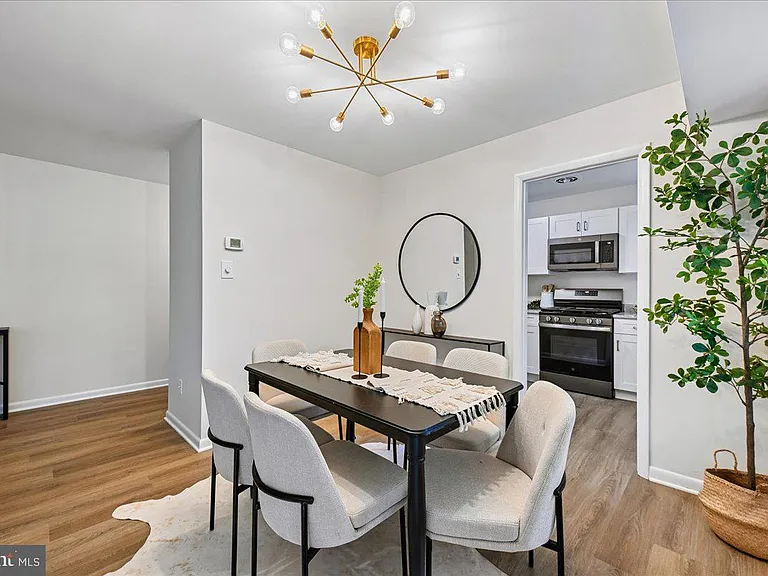 10648 Montrose Ave #M-103 — Photo 9