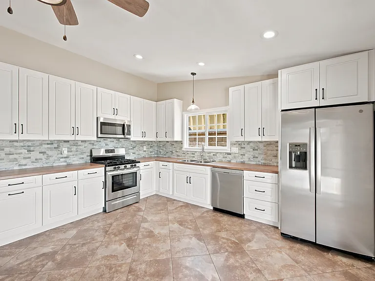 6440 Harvard St — Photo 13