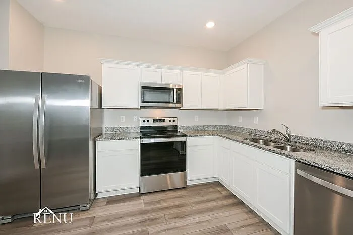 3 bed, 2.5 bath, 1386 sqft, $1,945 — Photo 2
