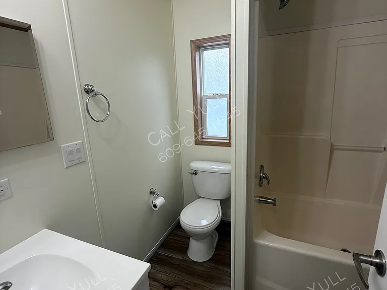 435 Franks Dr — Photo 4