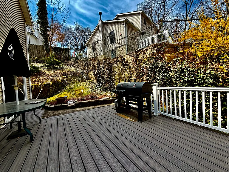 Ashford Ave — Photo 1