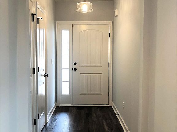 4th image of 1219 Belgrove Dr