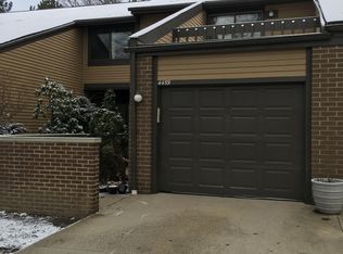 4459 Habersham Ln N, Cleveland, OH 44143
