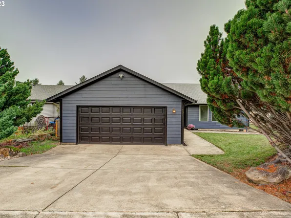 431 SE Mountain View Ln, Estacada, OR 97023
