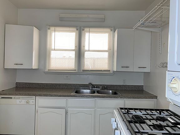 4th image of 1544 S Beverly Glen Blvd #1546