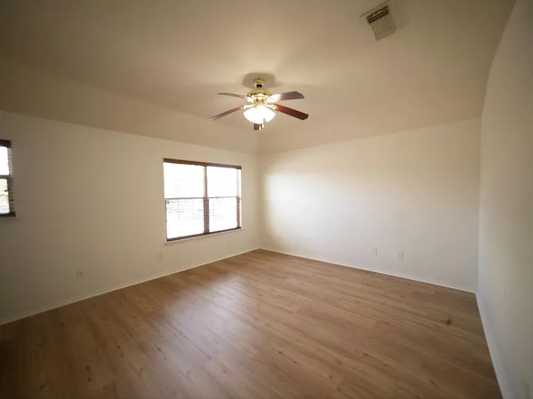 9519 Deep Valley Dr — Photo 11