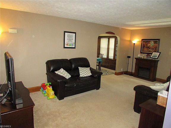 3rd image of 2322 19th St