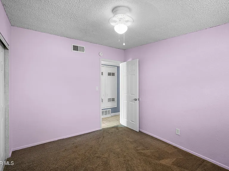 3977 Las Casitas Dr #B — Photo 13