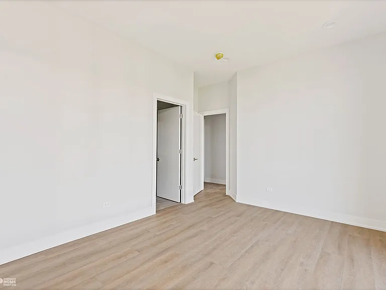 3207 N Lawndale Ave #203 — Photo 19