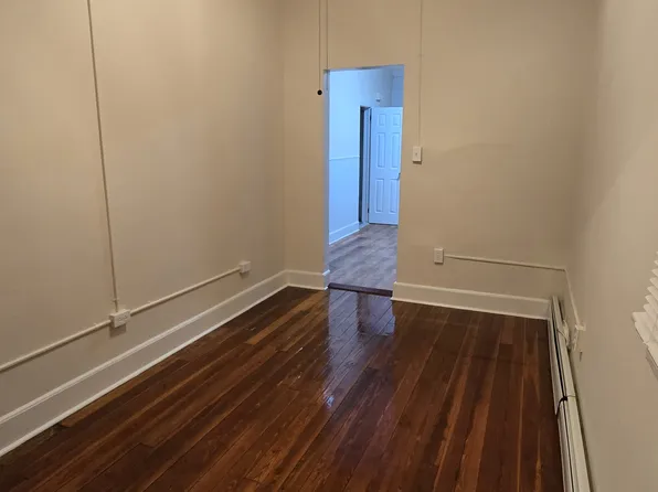 143 Saint Pauls Avenue image 3 of 9