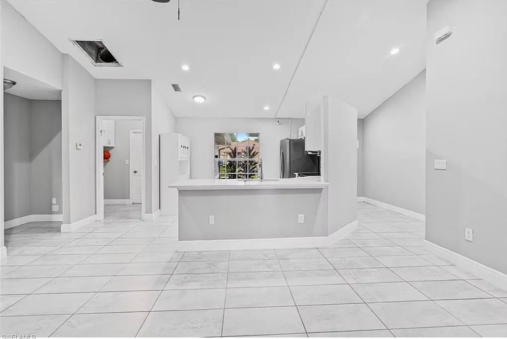 3 bed, 2.0 bath, 1307 sqft, $1,895 — Photo 4