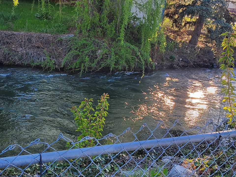 A river runs though